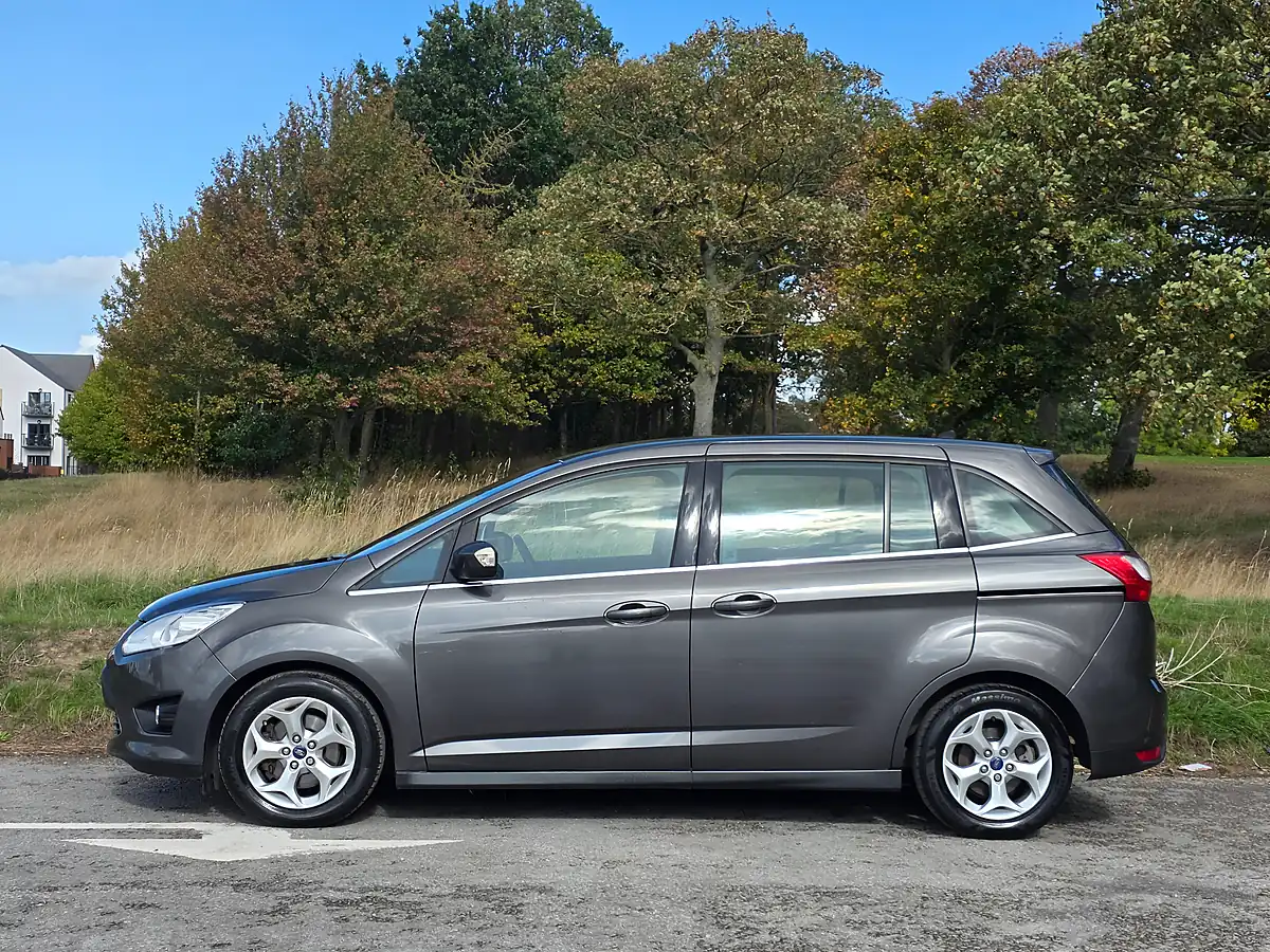 Used 2015 Ford Grand C-Max Zetec Grey - Interior and Exterior details 4