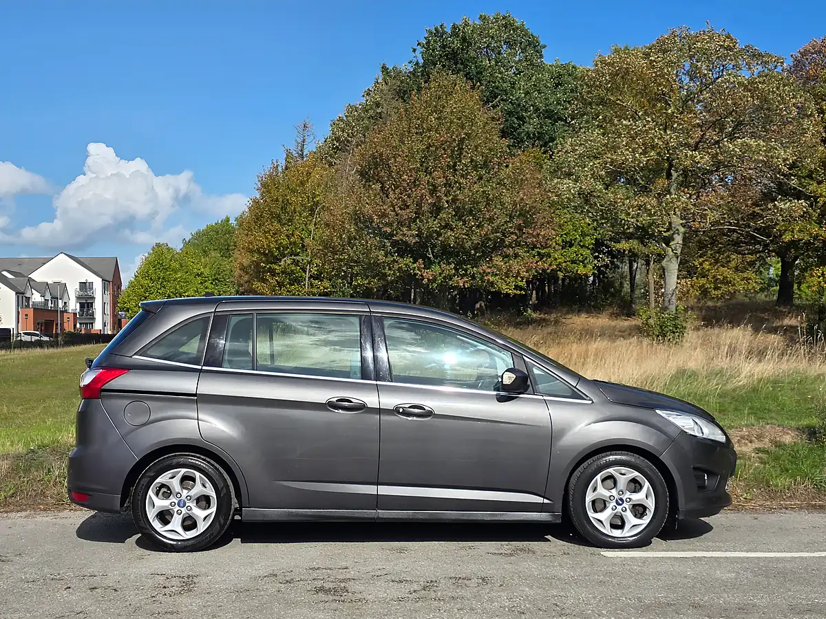 Used 2015 Ford Grand C-Max Zetec Grey - Interior and Exterior details 8