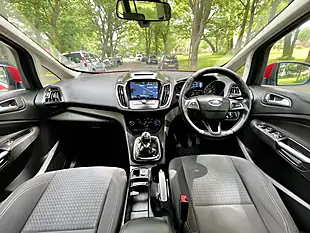 Used 2015 Ford Grand C-Max Zetec Red - Interior and Exterior details 13