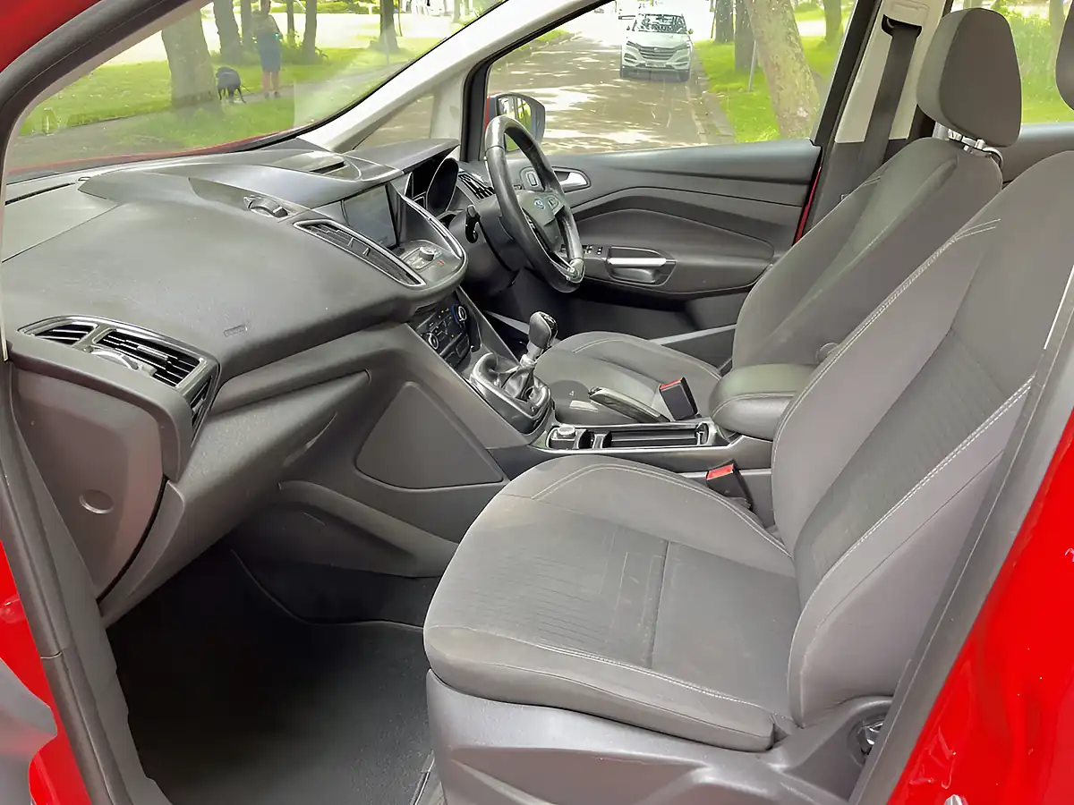 Used 2015 Ford Grand C-Max Zetec Red - Interior and Exterior details 14