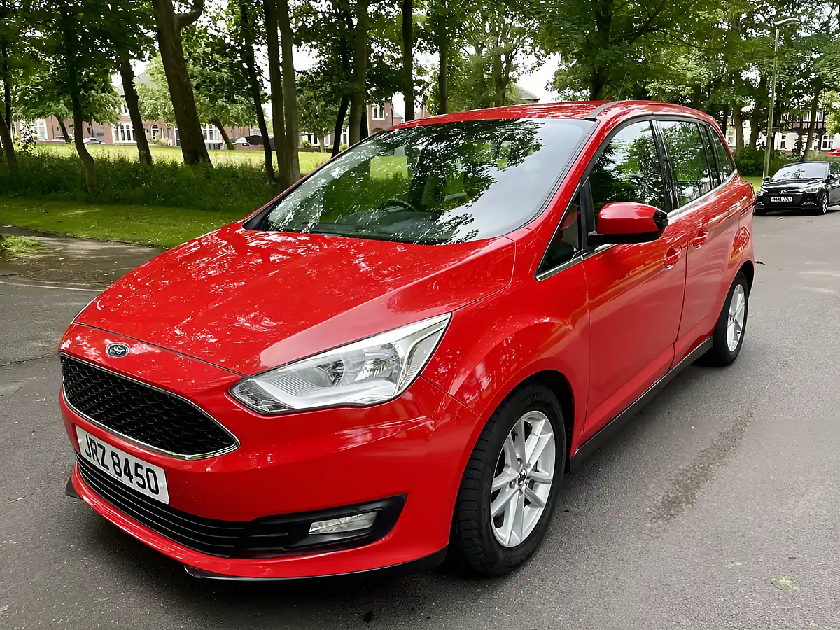 Used 2015 Ford Grand C-Max Zetec Red - Interior and Exterior details 3