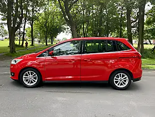 Used 2015 Ford Grand C-Max Zetec Red - Interior and Exterior details 6