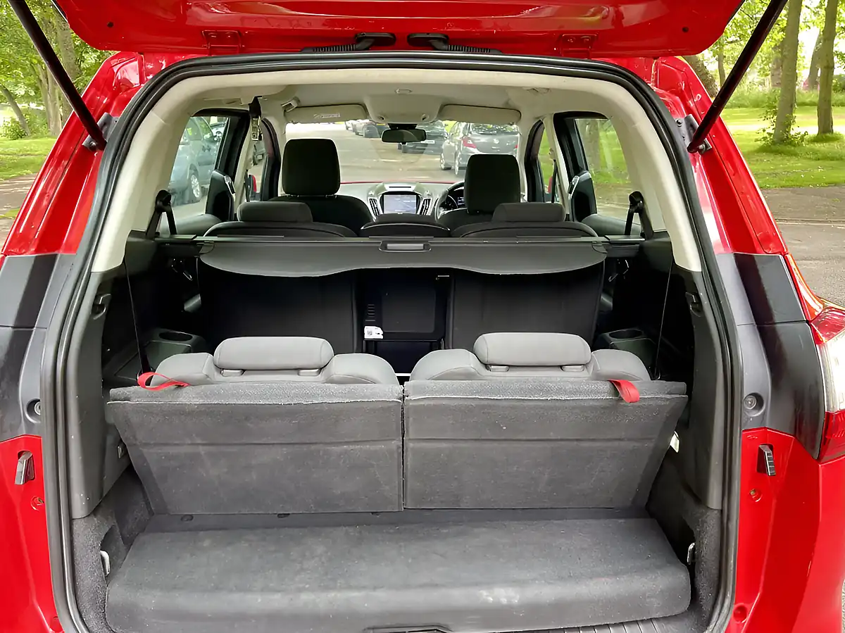 Used 2015 Ford Grand C-Max Zetec Red - Interior and Exterior details 7