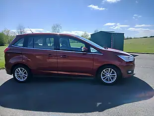 Used 2015 Ford Grand C-Max Zetec Red - Interior and Exterior details 3