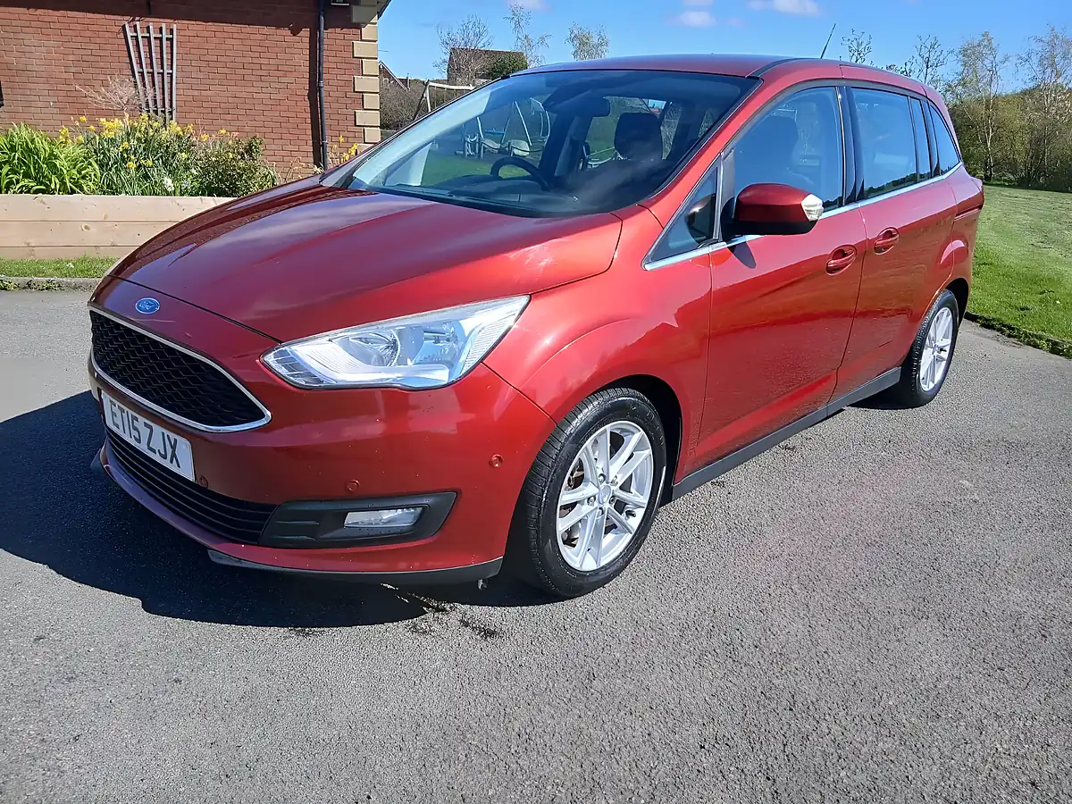 Used 2015 Ford Grand C-Max Zetec Red - Interior and Exterior details 4