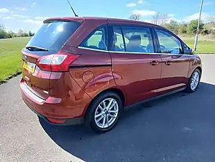 Used 2015 Ford Grand C-Max Zetec Red - Interior and Exterior details 6