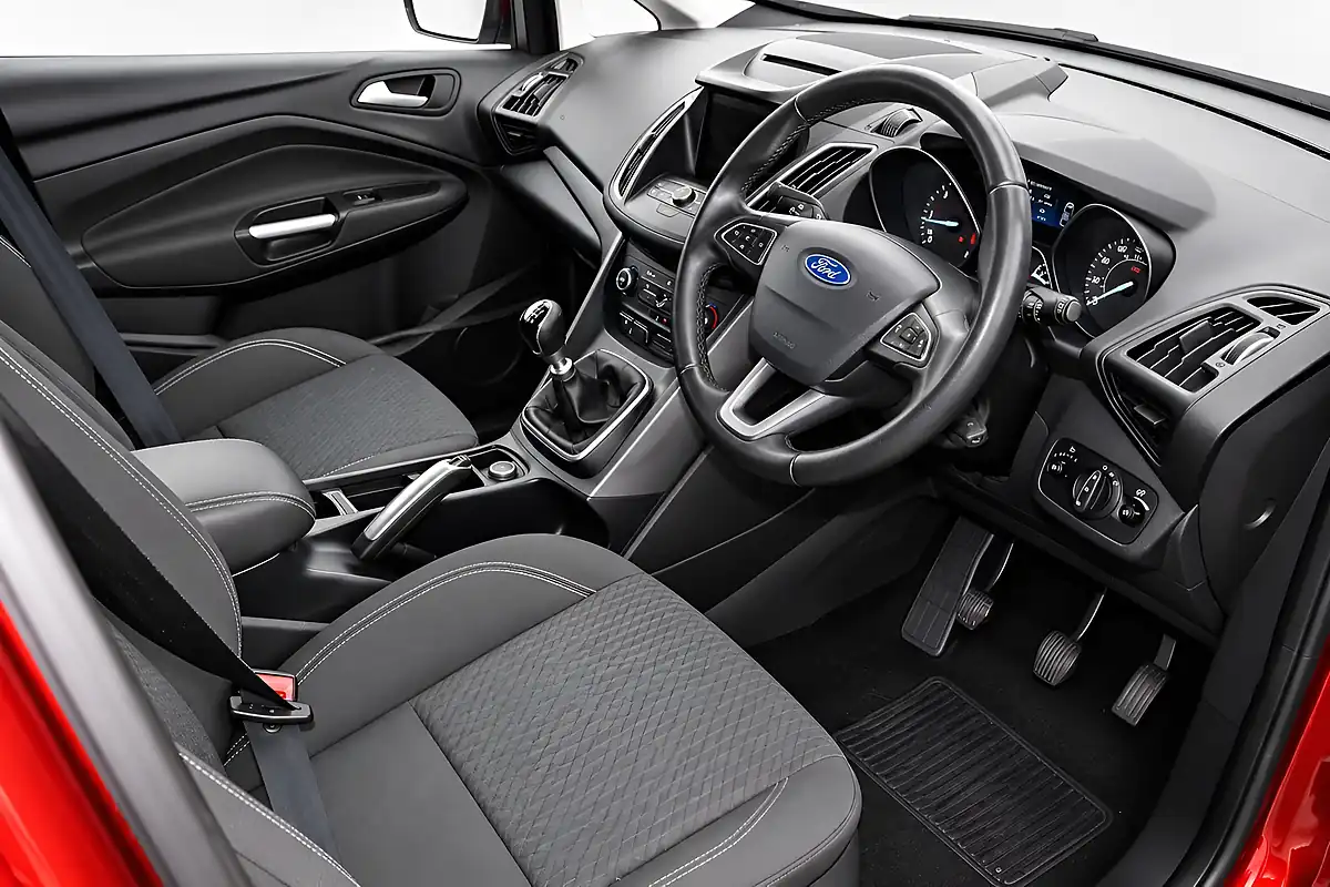 Used 2015 Ford Grand C-Max Zetec Red - Interior and Exterior details 13