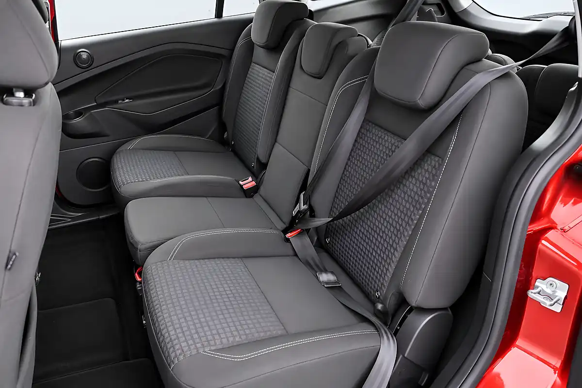 Used 2015 Ford Grand C-Max Zetec Red - Interior and Exterior details 14
