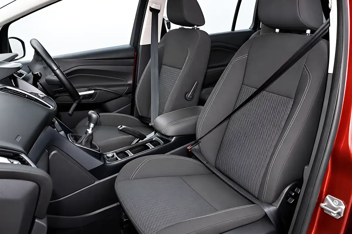 Used 2015 Ford Grand C-Max Zetec Red - Interior and Exterior details 17