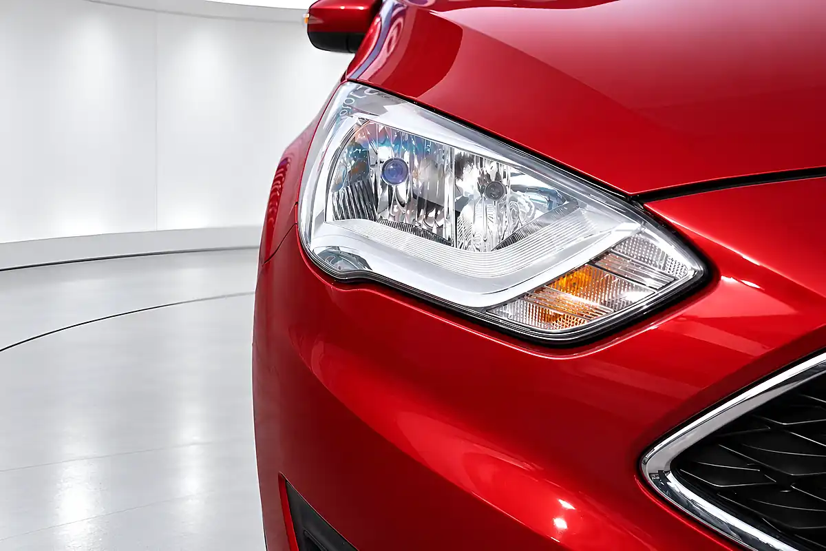 Used 2015 Ford Grand C-Max Zetec Red - Interior and Exterior details 3
