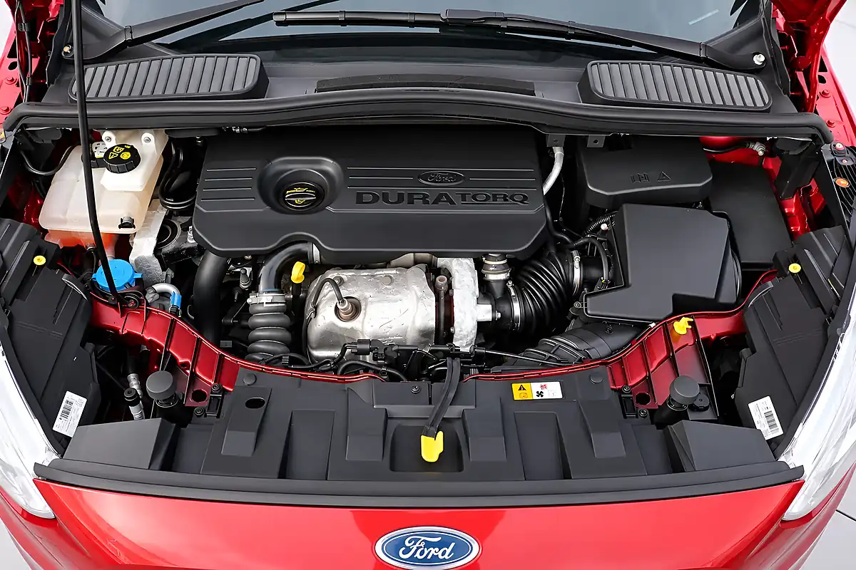 Used 2015 Ford Grand C-Max Zetec Red - Interior and Exterior details 4
