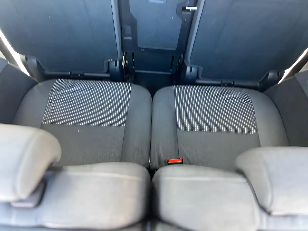 Used 2015 Ford Grand C-Max Zetec Silver - Interior and Exterior details 11