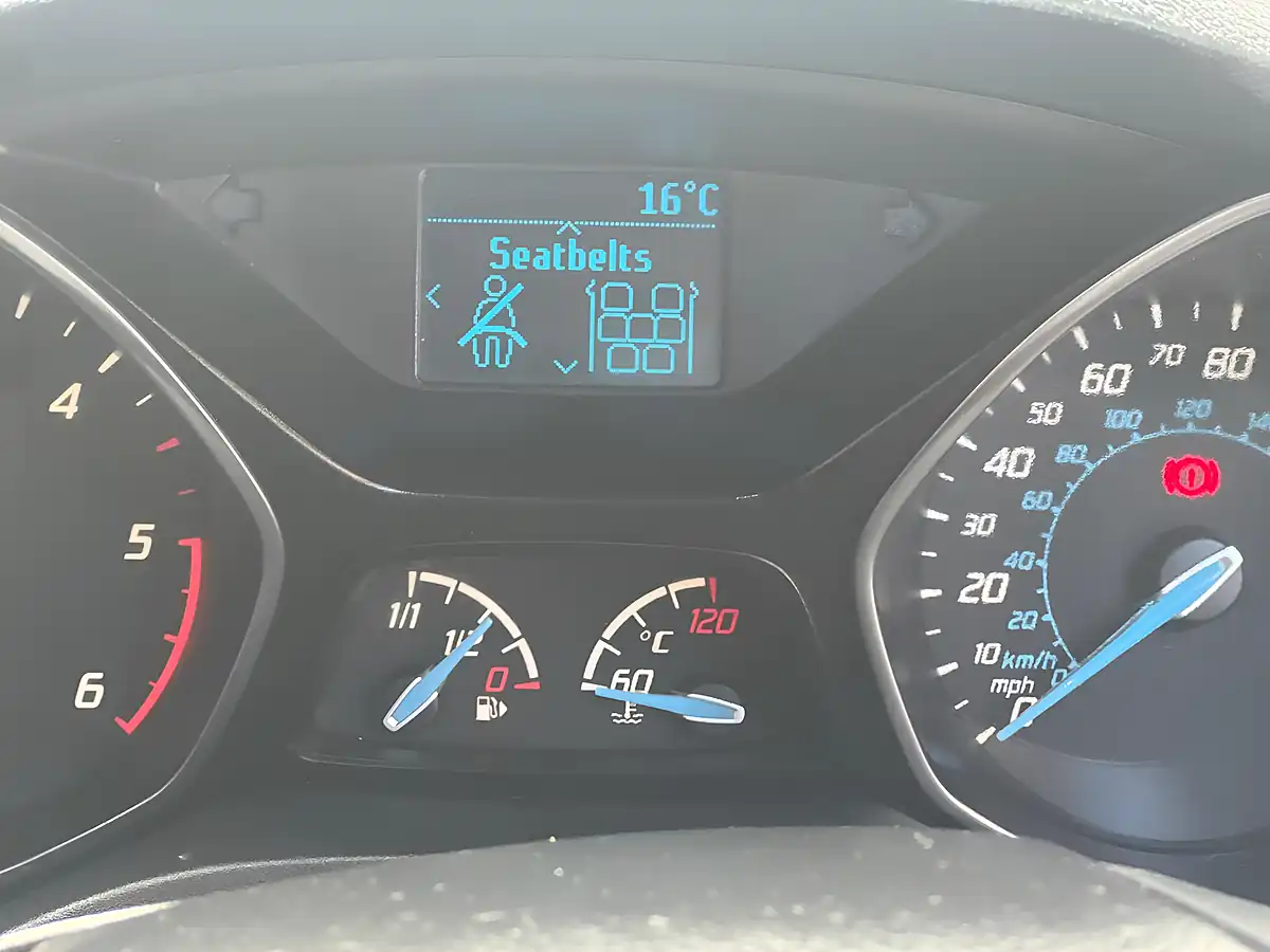 Used 2015 Ford Grand C-Max Zetec Silver - Interior and Exterior details 17