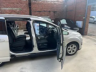 Used 2015 Ford Grand C-Max Zetec Silver - Interior and Exterior details 8