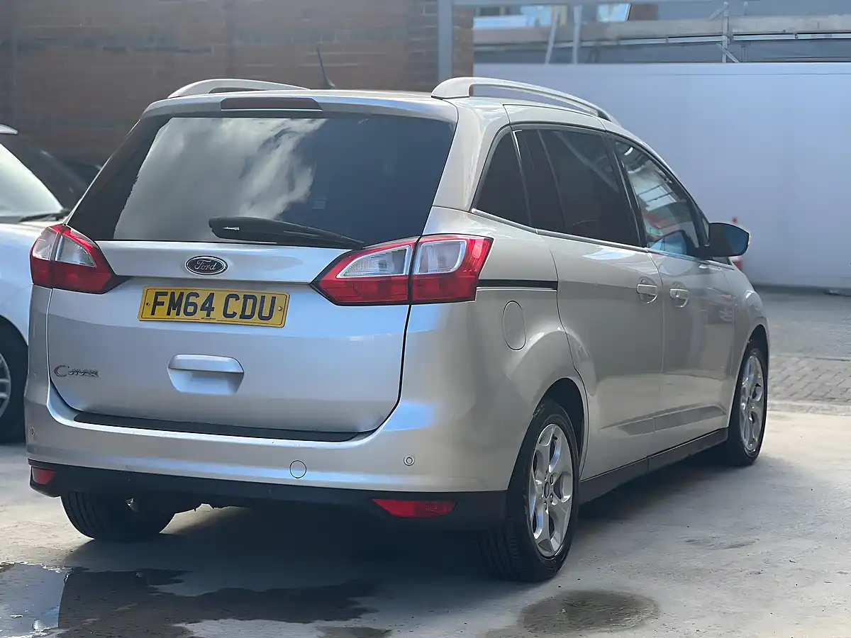 Used 2015 Ford Grand C-Max Zetec Silver - Interior and Exterior details 9
