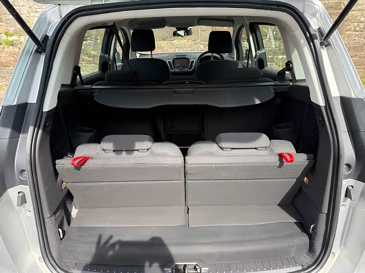 Used 2015 Ford Grand C-Max Zetec Silver - Interior and Exterior details 10
