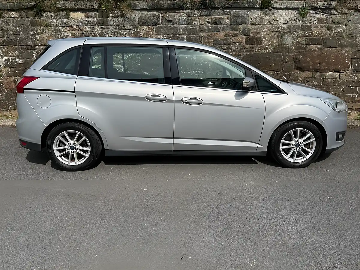 Used 2015 Ford Grand C-Max Zetec Silver - Interior and Exterior details 5