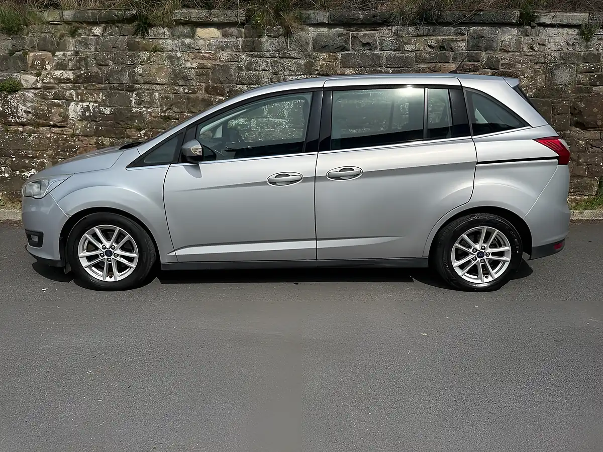 Used 2015 Ford Grand C-Max Zetec Silver - Interior and Exterior details 6