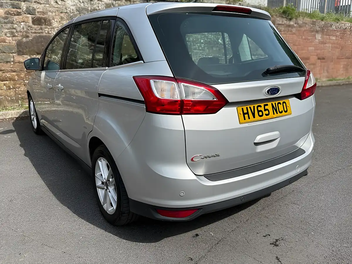 Used 2015 Ford Grand C-Max Zetec Silver - Interior and Exterior details 9