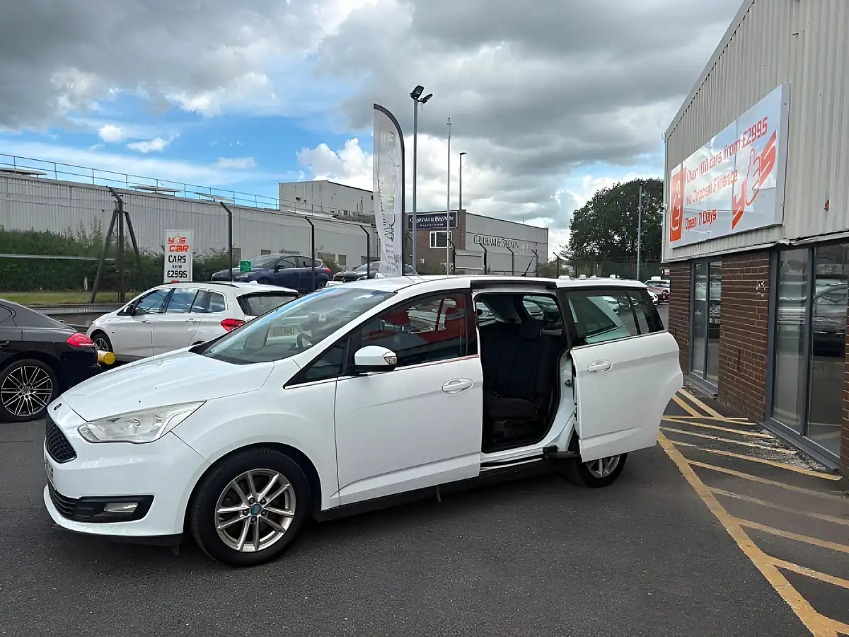 Used 2015 Ford Grand C-Max Zetec White - Interior and Exterior details 2
