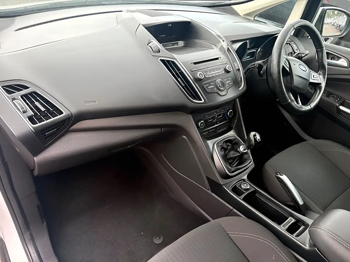 Used 2015 Ford Grand C-Max Zetec White - Interior and Exterior details 3
