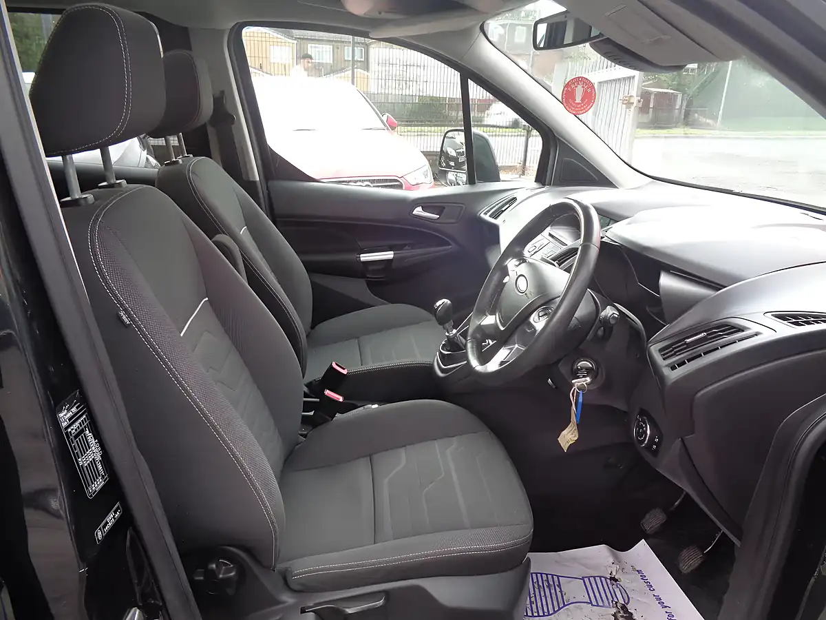 Used 2015 Ford Grand Tourneo Connect Titanium Black - Interior and Exterior details 10
