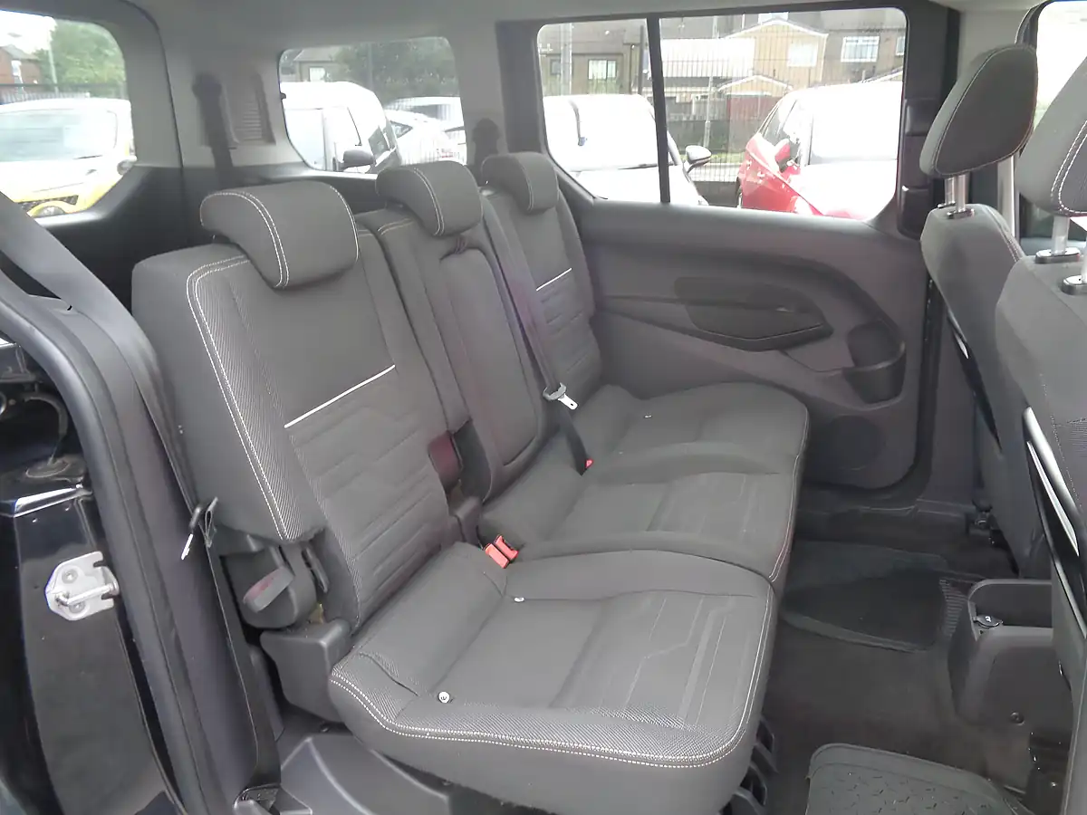 Used 2015 Ford Grand Tourneo Connect Titanium Black - Interior and Exterior details 11