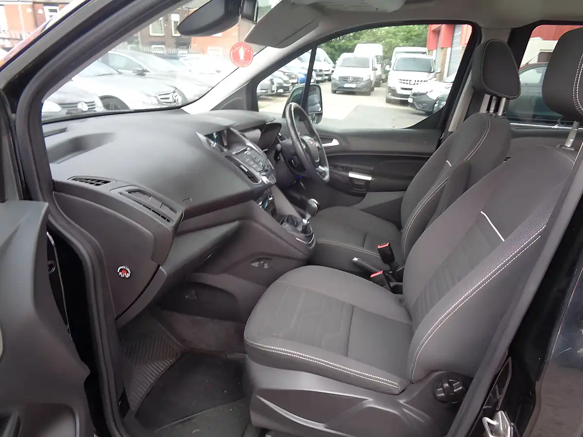 Used 2015 Ford Grand Tourneo Connect Titanium Black - Interior and Exterior details 14