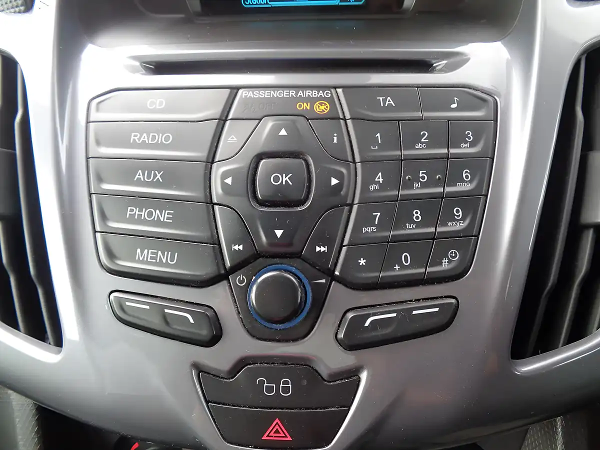 Used 2015 Ford Grand Tourneo Connect Titanium Black - Interior and Exterior details 17