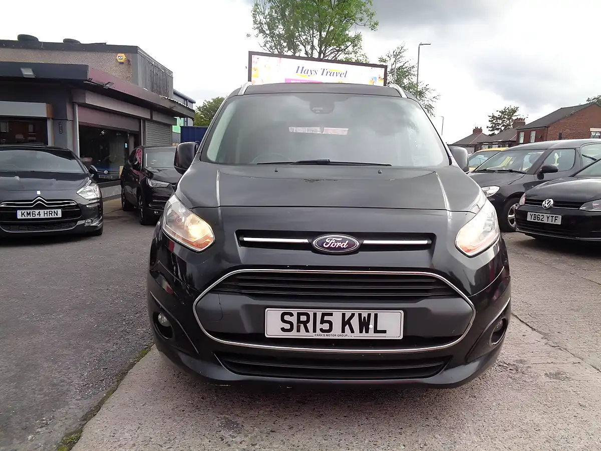 Used 2015 Ford Grand Tourneo Connect Titanium Black - Interior and Exterior details 4
