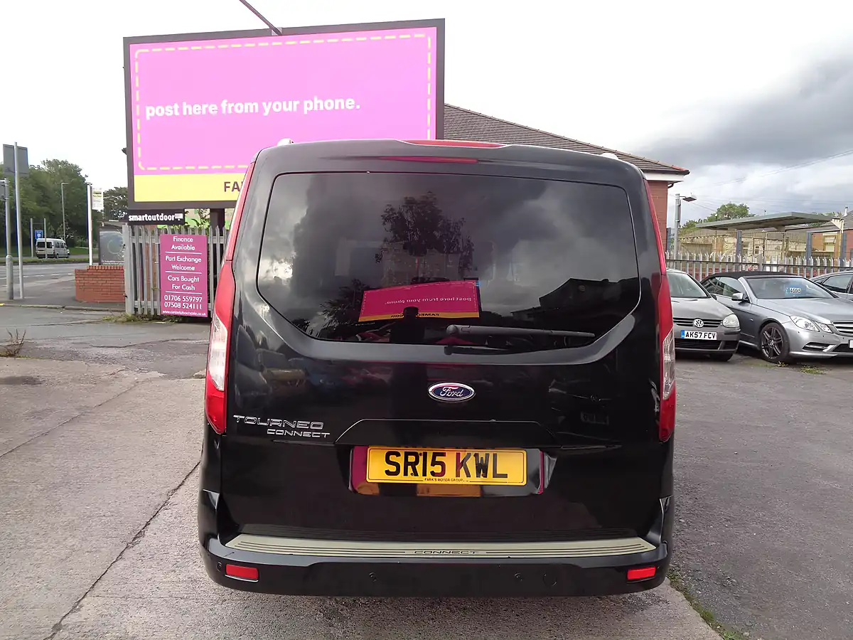 Used 2015 Ford Grand Tourneo Connect Titanium Black - Interior and Exterior details 8