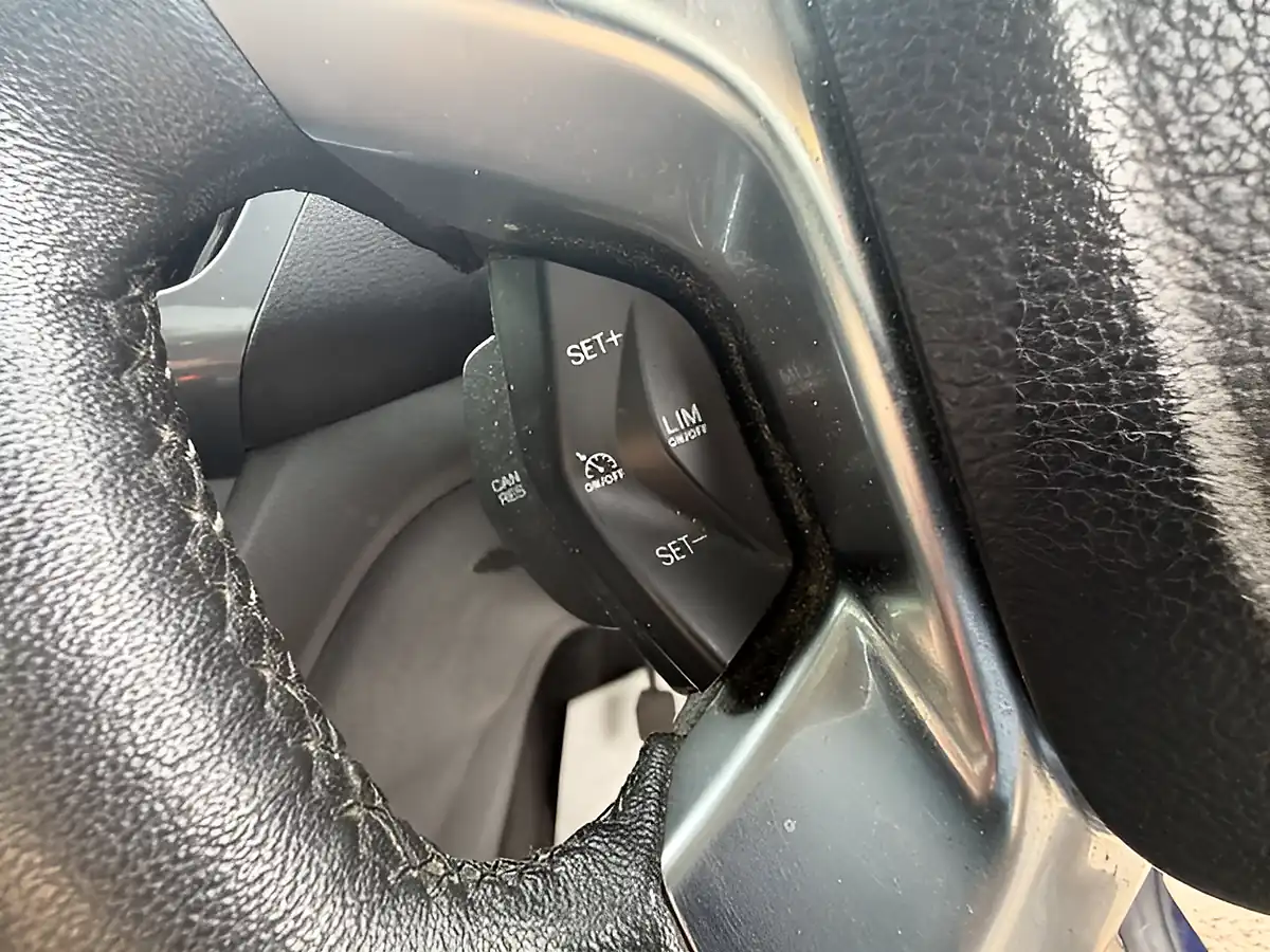 Used 2015 Ford Grand Tourneo Connect Titanium Blue - Interior and Exterior details 18