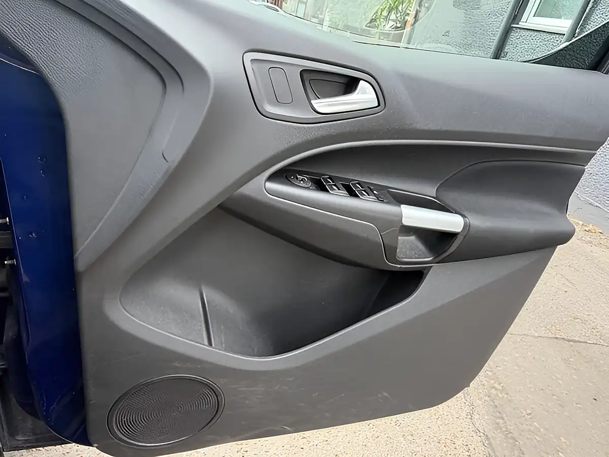 Used 2015 Ford Grand Tourneo Connect Titanium Blue - Interior and Exterior details 19