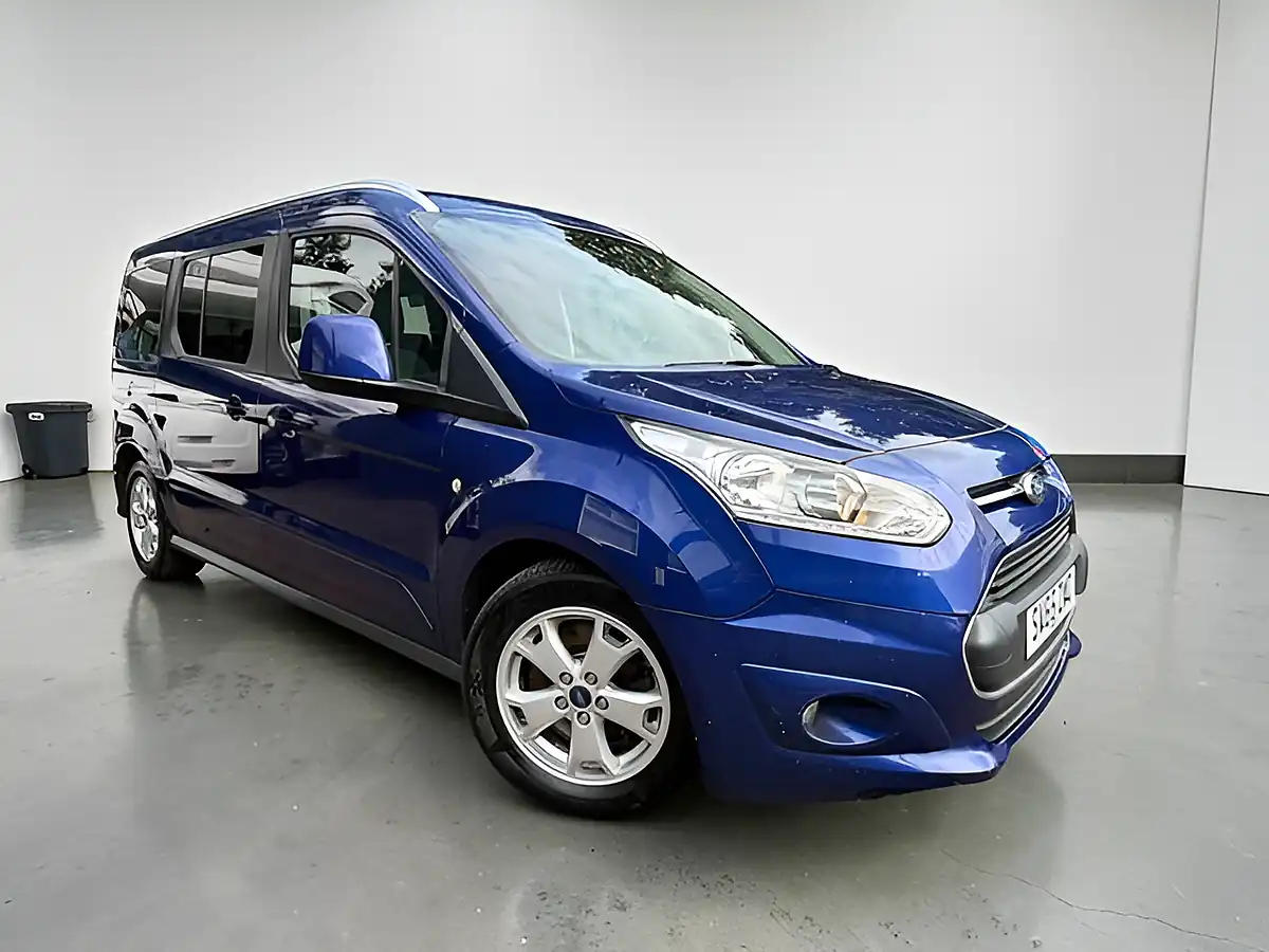 Used 2015 Ford Grand Tourneo Connect Titanium Blue - Interior and Exterior details 2
