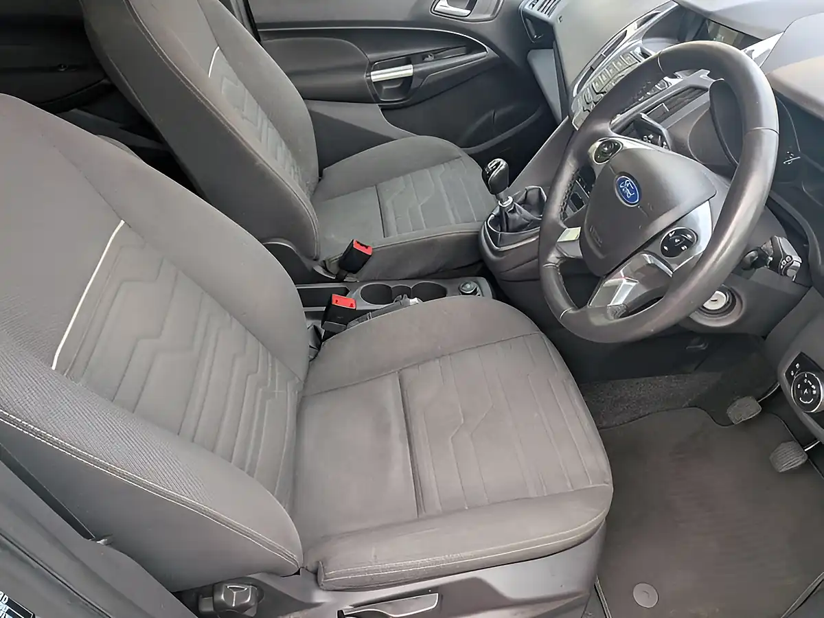 Used 2015 Ford Grand Tourneo Connect Titanium Silver - Interior and Exterior details 11
