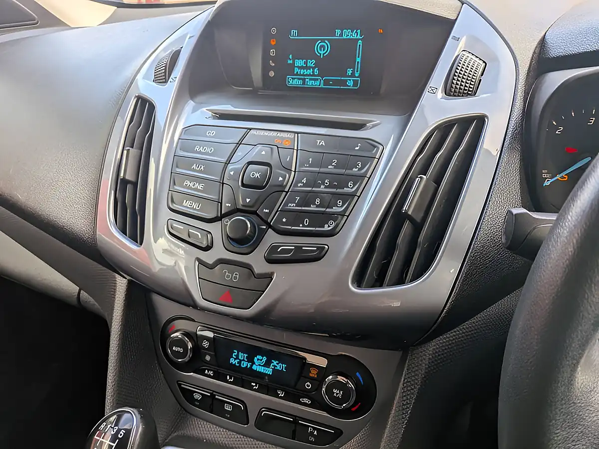 Used 2015 Ford Grand Tourneo Connect Titanium Silver - Interior and Exterior details 12