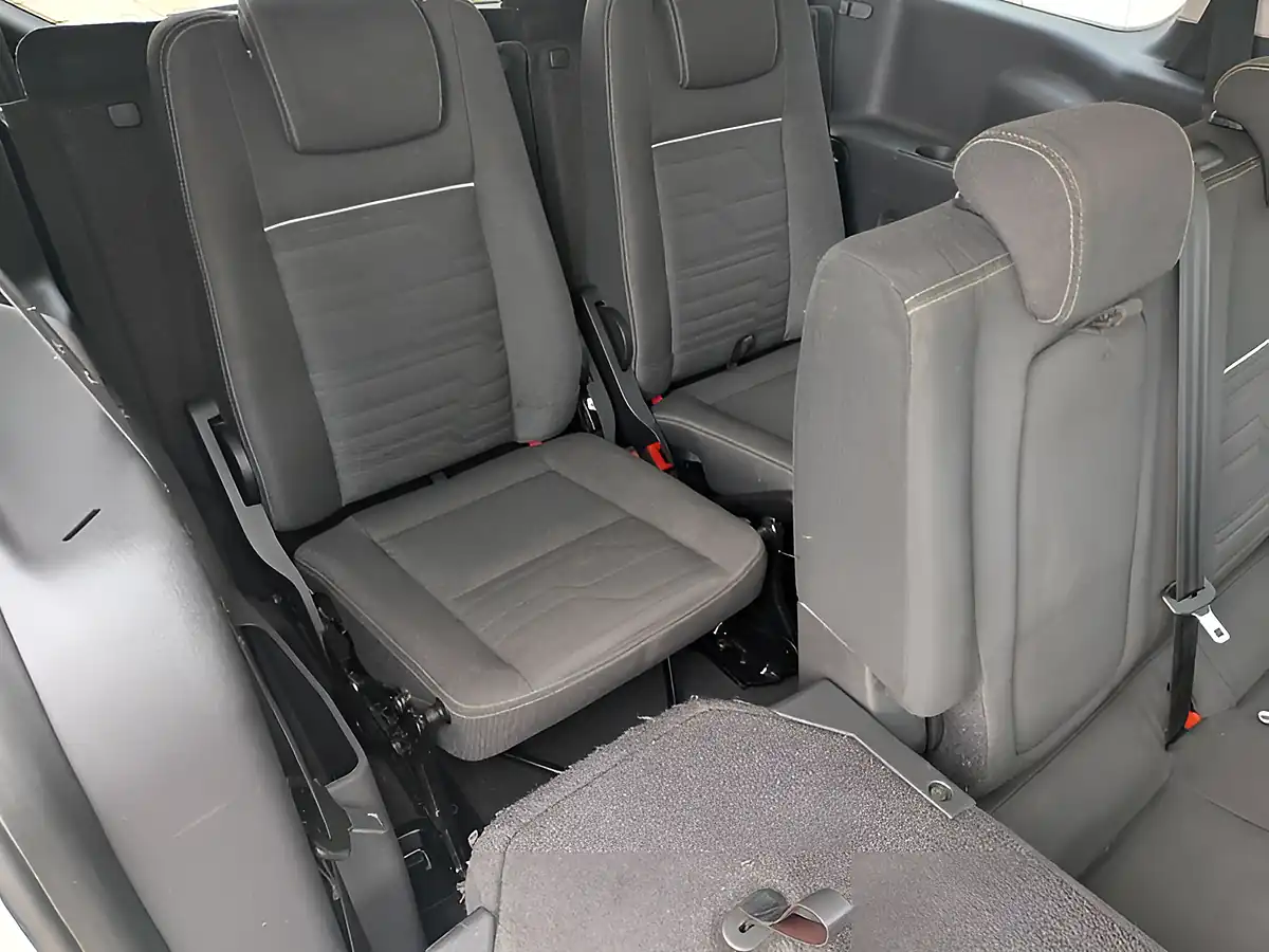 Used 2015 Ford Grand Tourneo Connect Titanium Silver - Interior and Exterior details 18
