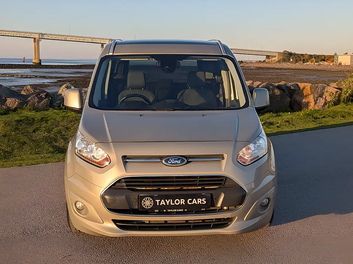 Used 2015 Ford Grand Tourneo Connect Titanium Silver - Interior and Exterior details 2