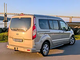 Used 2015 Ford Grand Tourneo Connect Titanium Silver - Interior and Exterior details 5