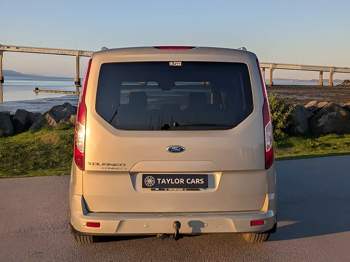 Used 2015 Ford Grand Tourneo Connect Titanium Silver - Interior and Exterior details 6