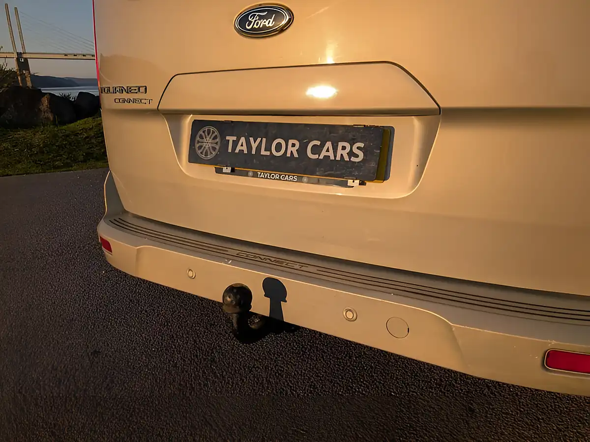 Used 2015 Ford Grand Tourneo Connect Titanium Silver - Interior and Exterior details 7