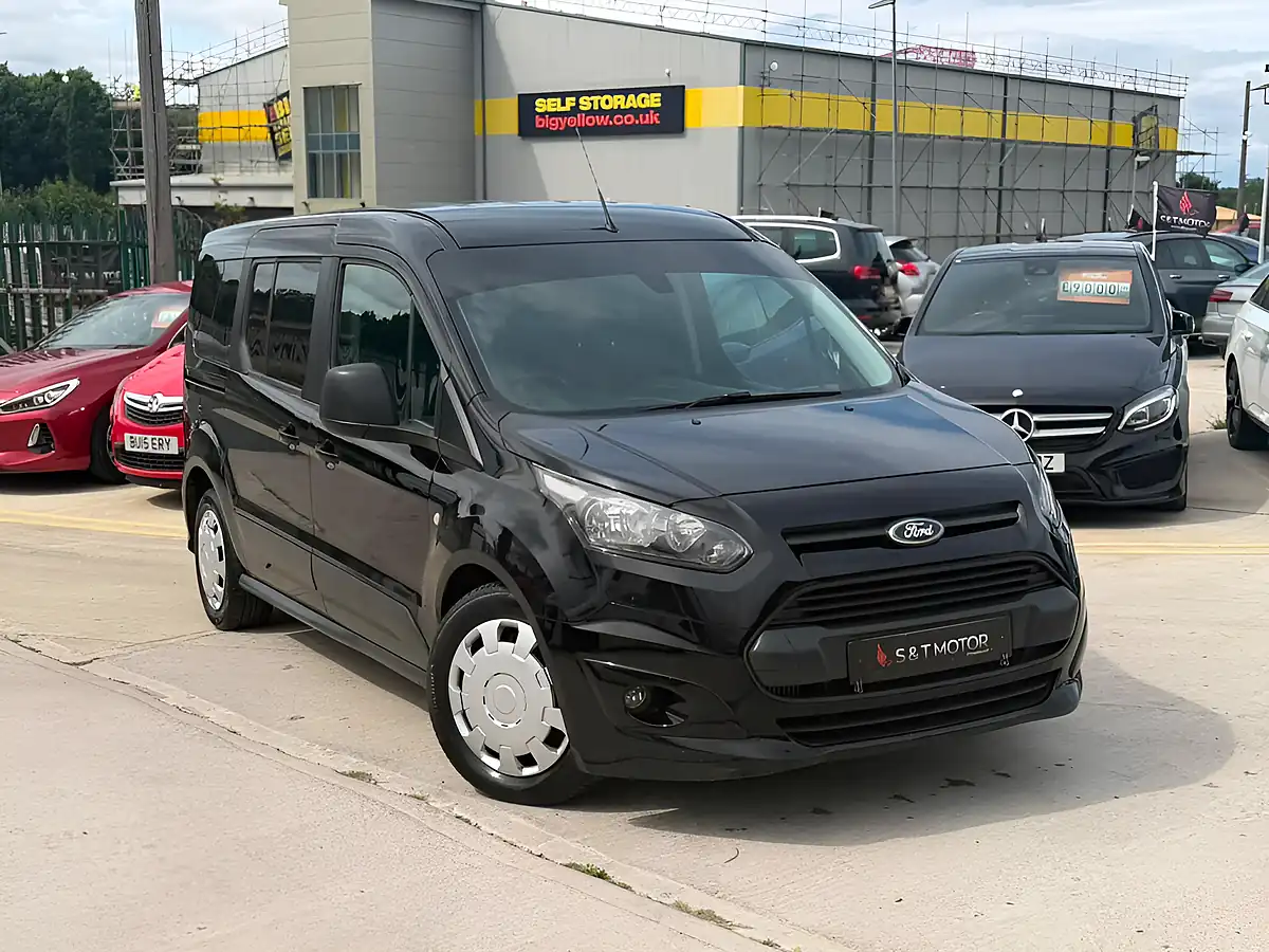 Used 2015 Ford Grand Tourneo Connect Zetec Black - Front View