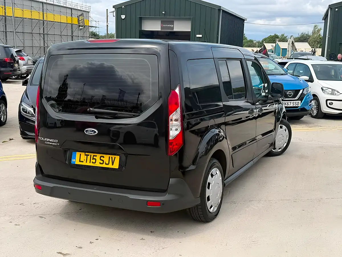 Used 2015 Ford Grand Tourneo Connect Zetec Black - Interior and Exterior details 10