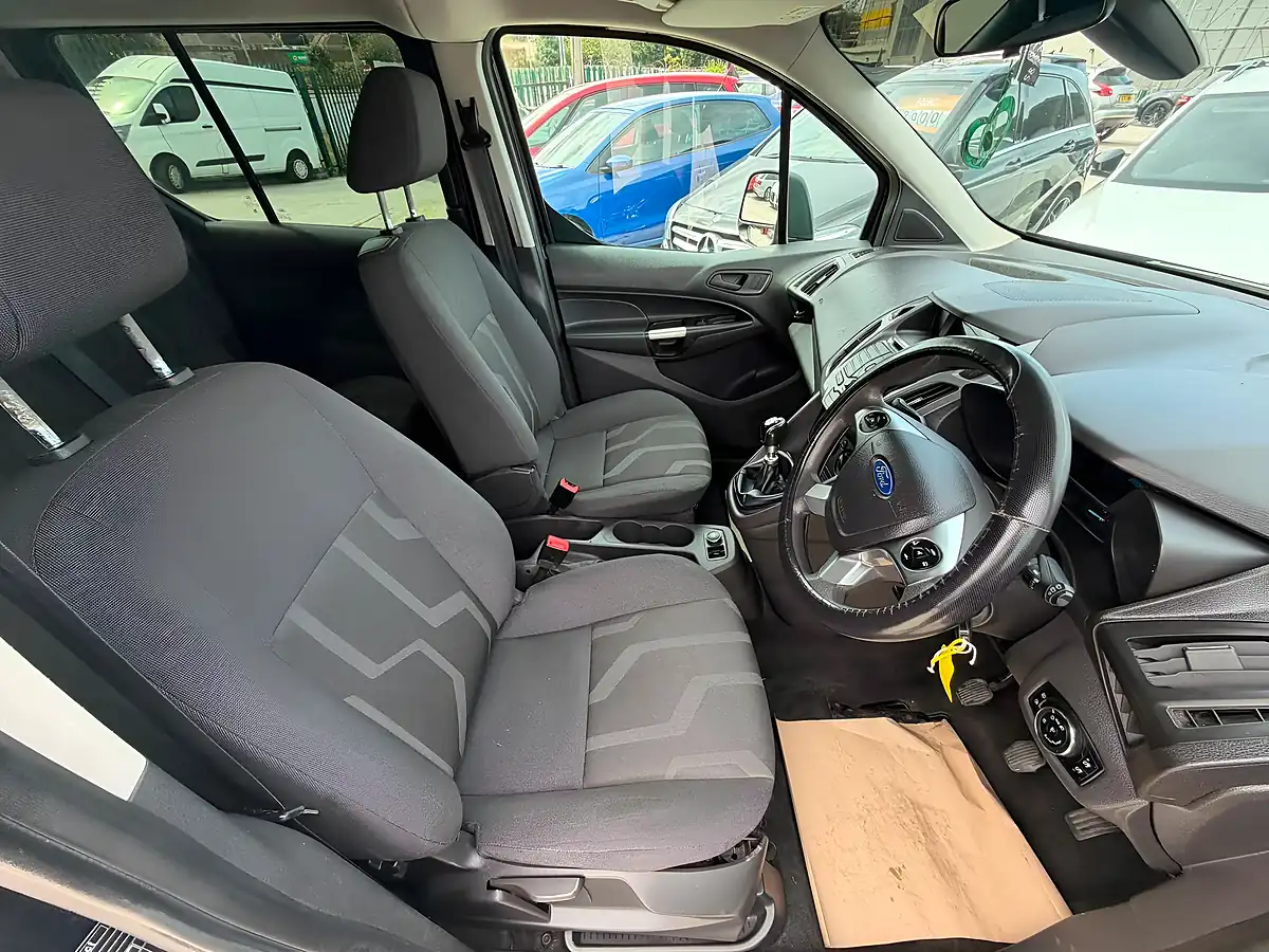 Used 2015 Ford Grand Tourneo Connect Zetec Black - Interior and Exterior details 13