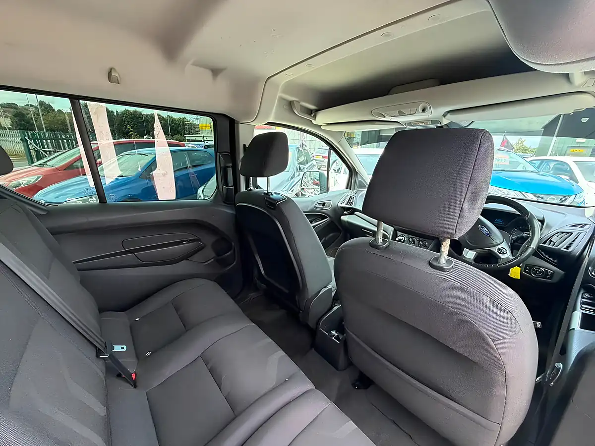 Used 2015 Ford Grand Tourneo Connect Zetec Black - Interior and Exterior details 14