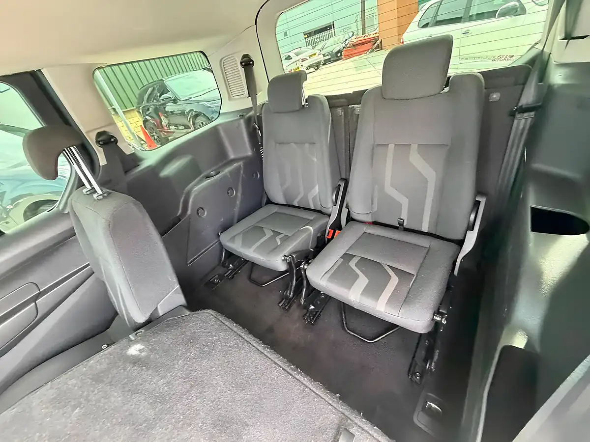 Used 2015 Ford Grand Tourneo Connect Zetec Black - Interior and Exterior details 15