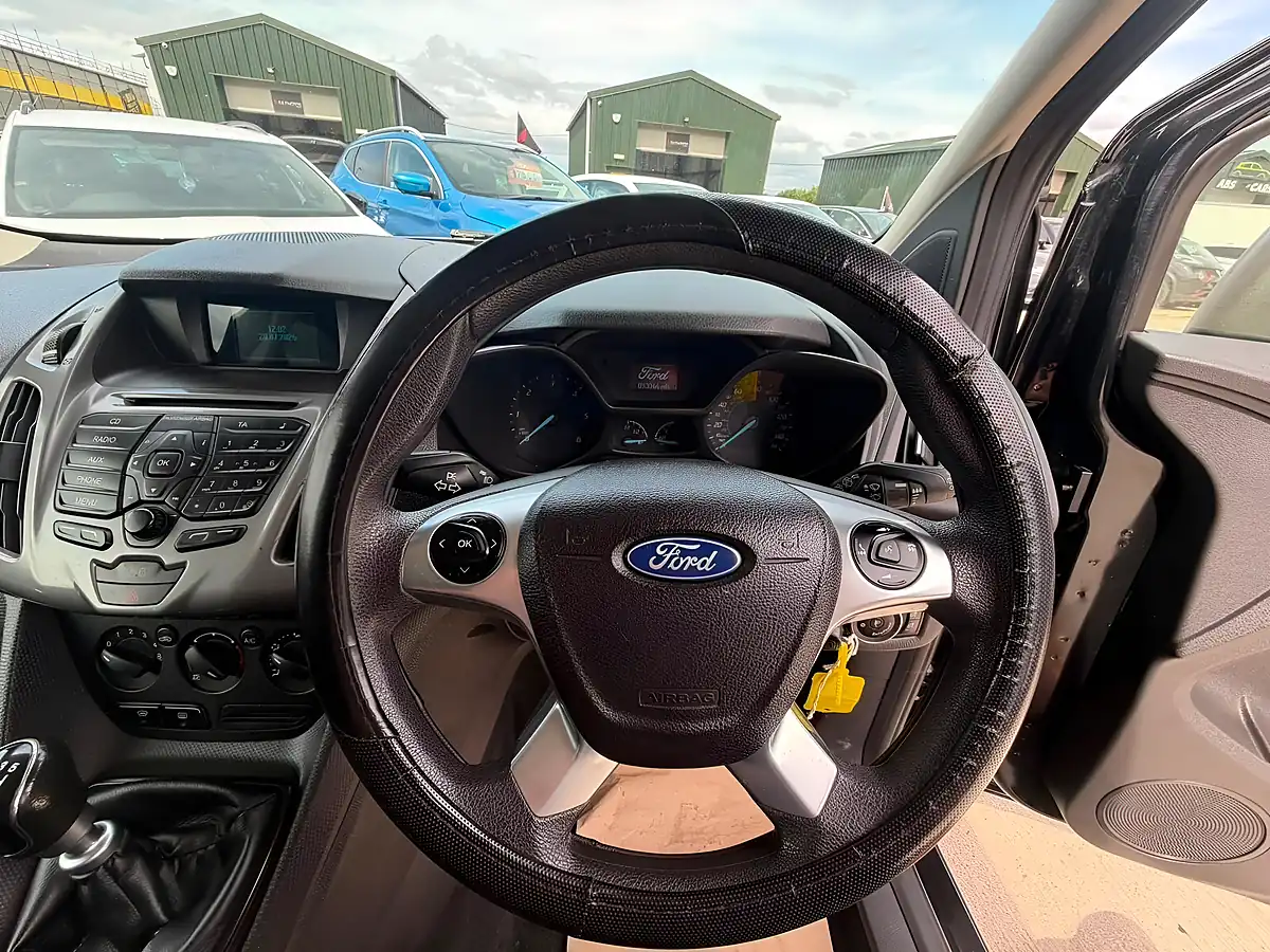Used 2015 Ford Grand Tourneo Connect Zetec Black - Interior and Exterior details 17