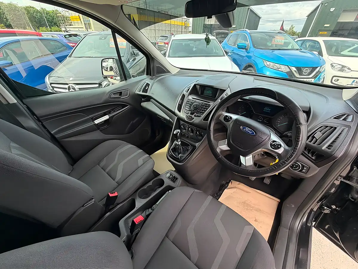 Used 2015 Ford Grand Tourneo Connect Zetec Black - Interior and Exterior details 19