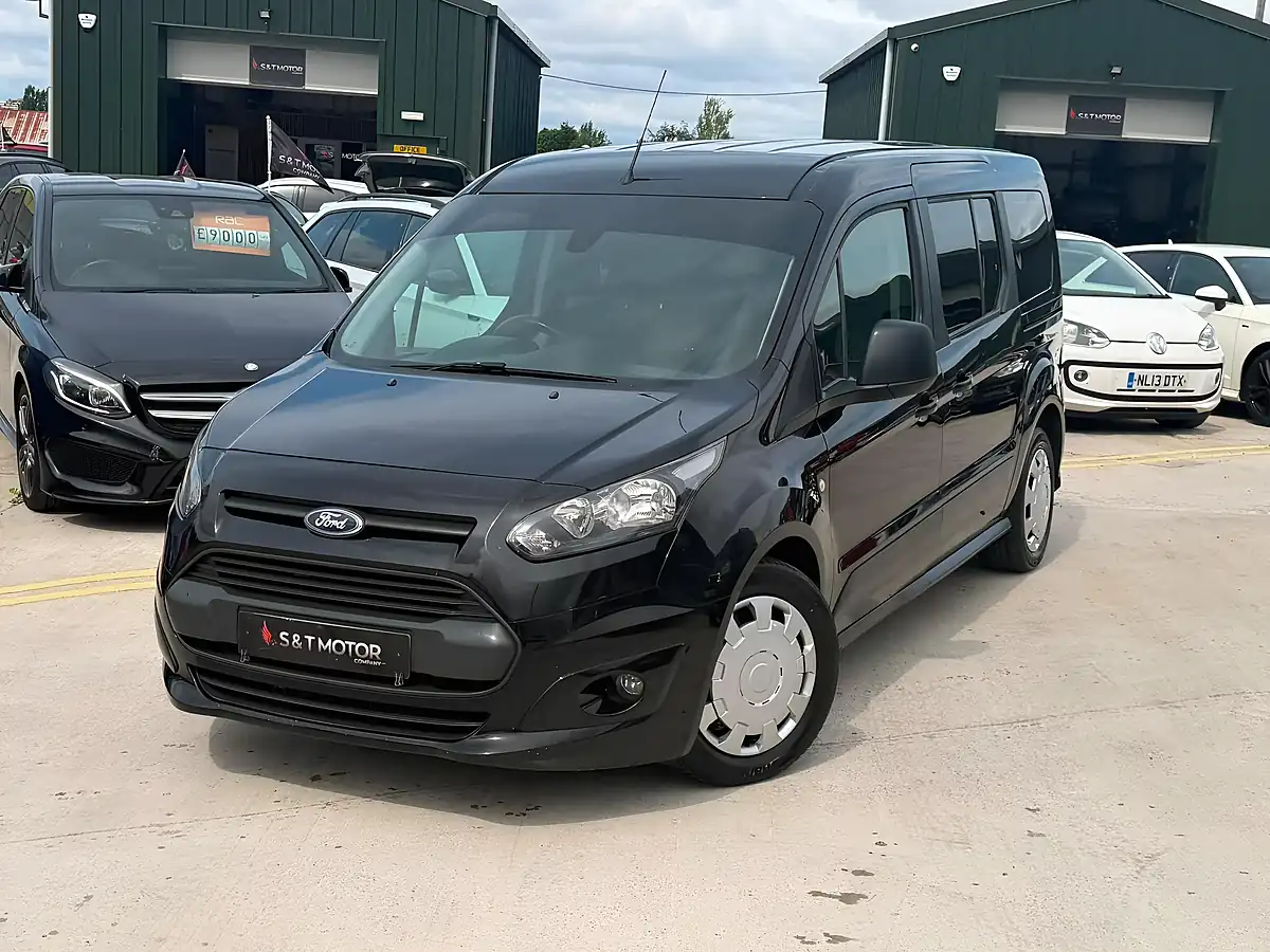 Used 2015 Ford Grand Tourneo Connect Zetec Black - Interior and Exterior details 6