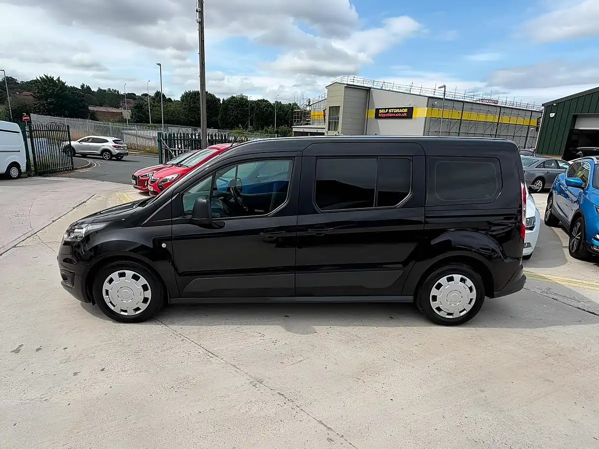 Used 2015 Ford Grand Tourneo Connect Zetec Black - Interior and Exterior details 8